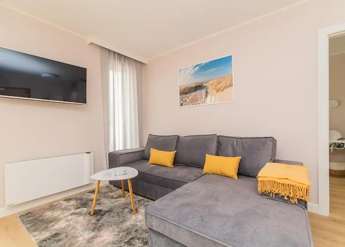 Mare 450m Od Plazy Stegna